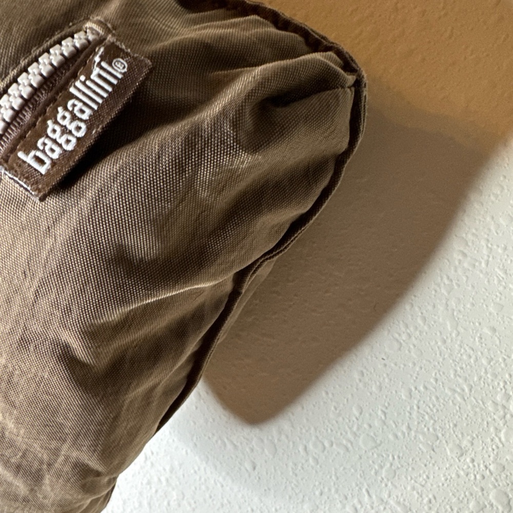 Baggallini Olive Messenger Bag - Picture 6 of 11